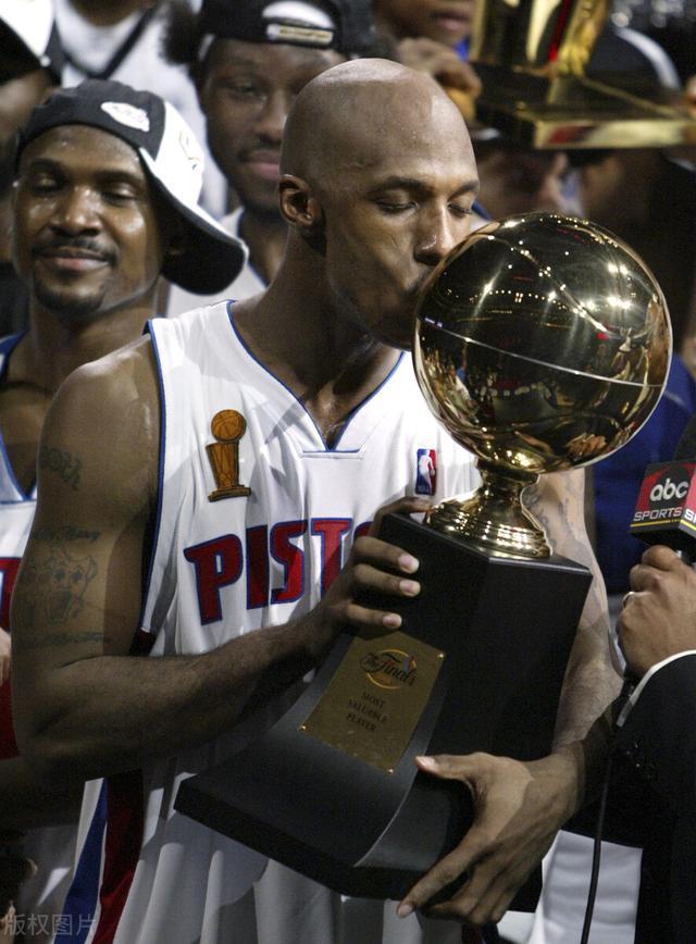 优德娱乐网站 -包含布莱顿训练开放日,清晨官宣签约引欢呼,全明星赛在即,赛程密集仍需轮换的词条