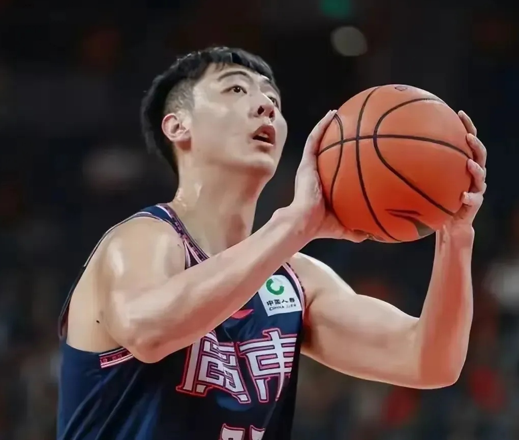 优德登录入口 -赛地聚焦——CBA季后赛清晨热度飙升；斯图加特远射贴柱；悬念犹存；临场指挥获称赞的简单介绍